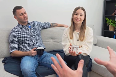 Жена за деньги соседу не даст! Ошибался, уже кончает, вот блядь 🤬