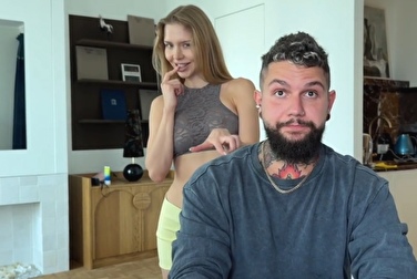 Мужу за спиной изменяет 👀 И что анал любит тот даже не знает